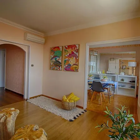 Cours Lucien Bonaparte Apartamento *